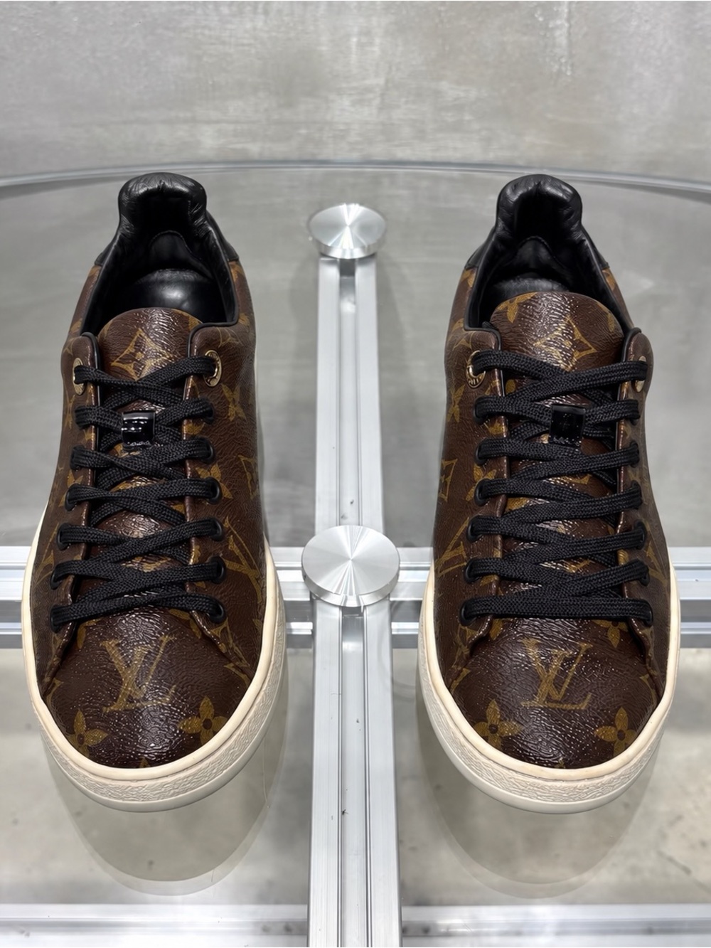 🚩steal Louis Vuitton Brown Monogram Low-Top Sneakers with Black Laces